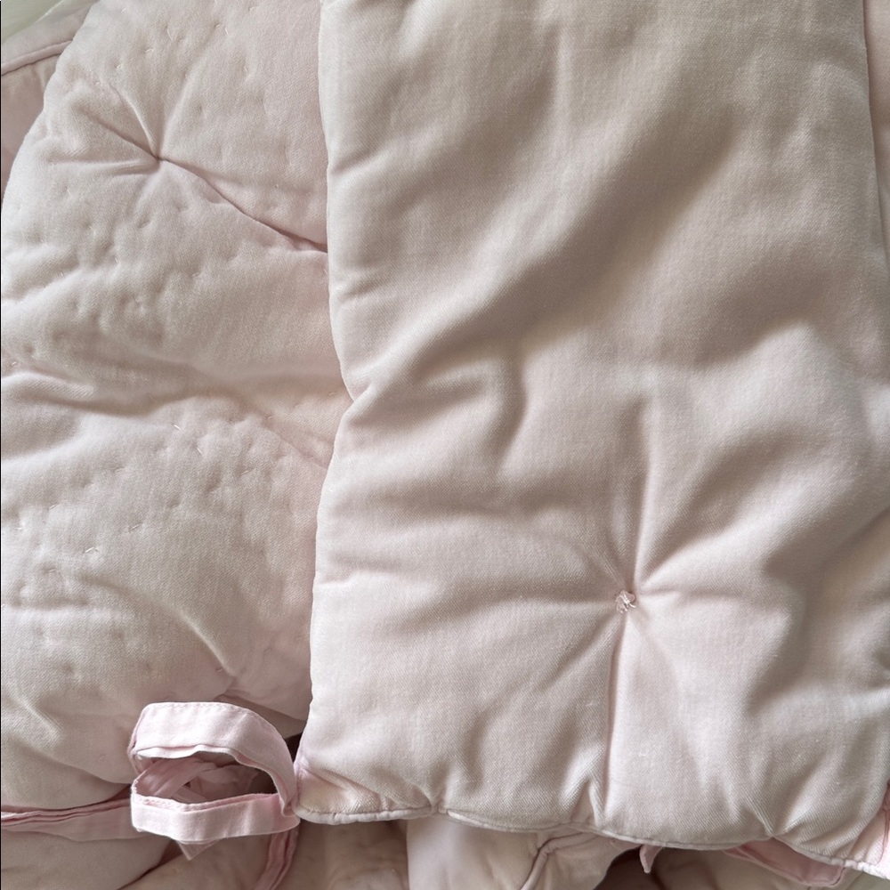 Soft velvet crib bumper